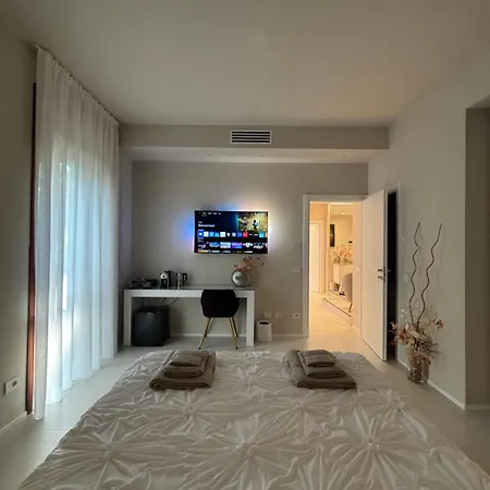 Salotto Santa Franca 3* Piacenza