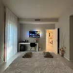 Salotto Santa Franca 3* פיאצ'נצה