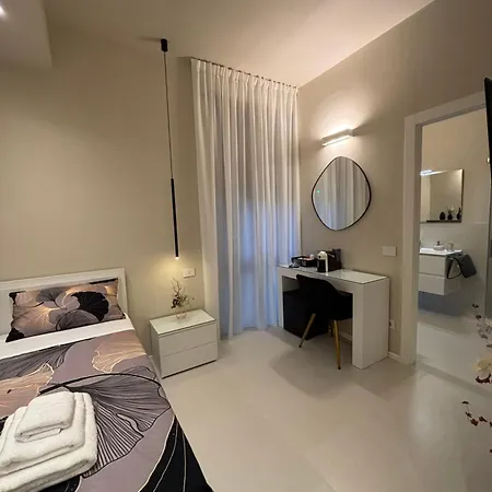 Salotto Santa Franca 3* Πιατσέντζα