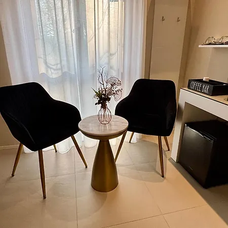 Salotto Santa Franca בית הארחה