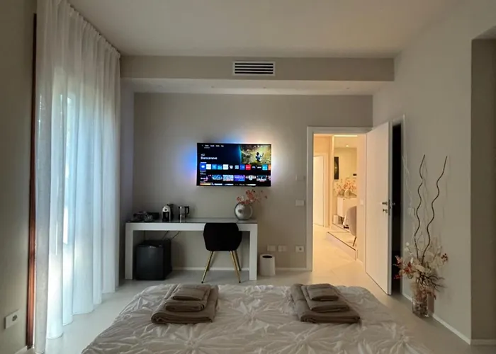 Salotto Santa Franca 3* Piacenza