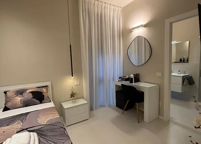 Salotto Santa Franca 3* 피아첸차